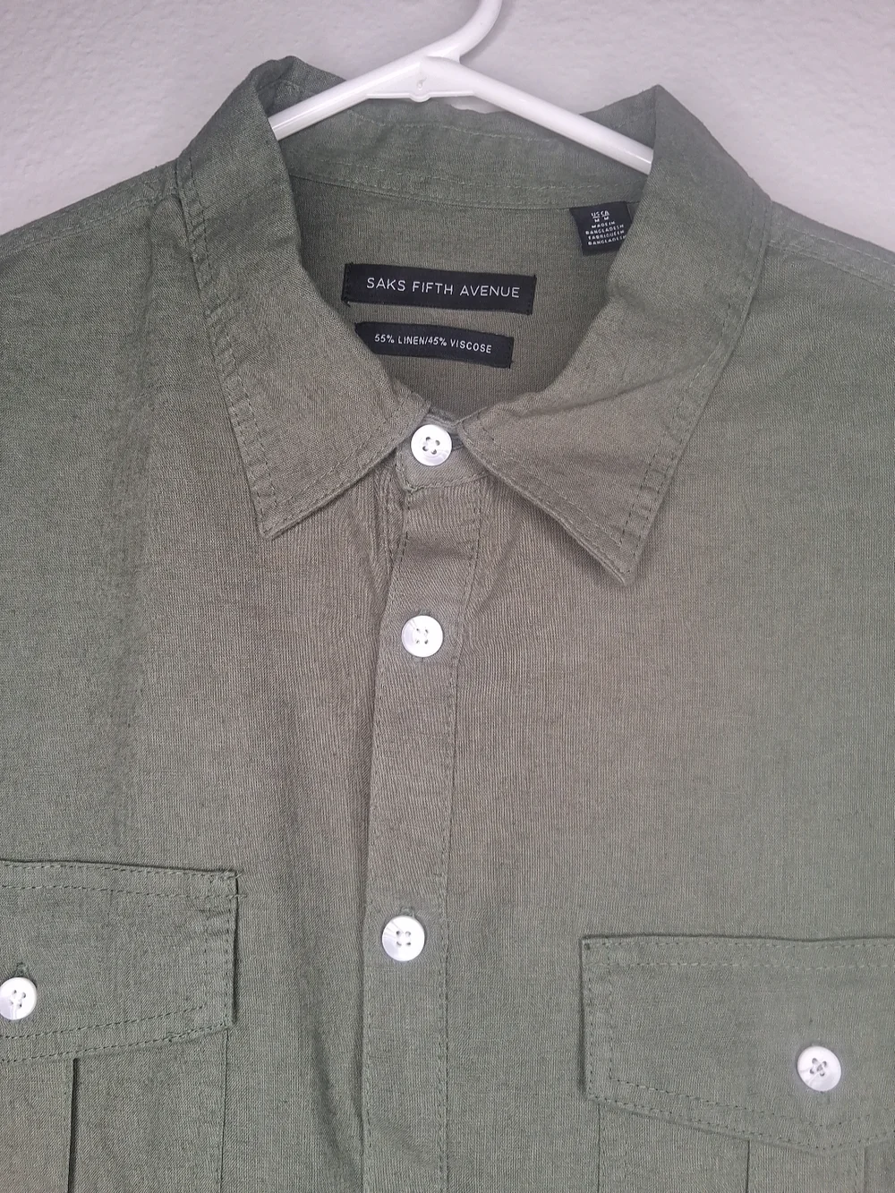 NWT Saks Fifth Avenue 3 Button  Pullover Shirt Men's  Roll Tab Sleeve Size M
